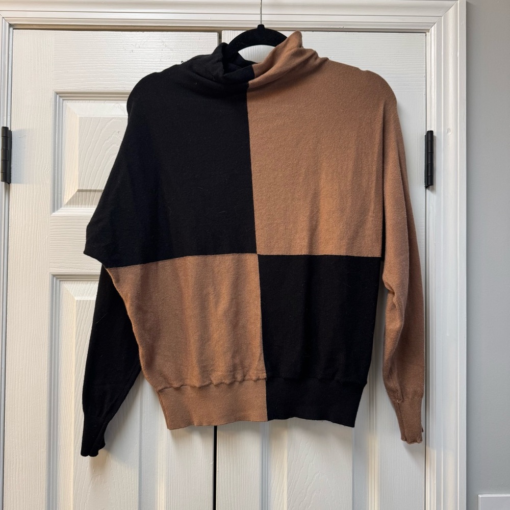 Tahari top